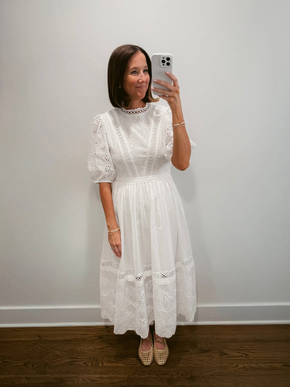 white eyelet dress midi The DRESSESMARCH The collared neckline and Miranda Strapless Ruffle Mini Size:16 (AU)