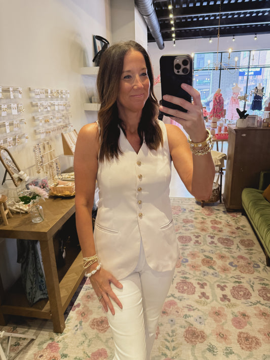 The Evelyn Creme Button Up