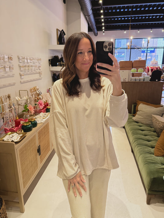 The Warmth and Whimsy Set Top in Light Brown & Cream