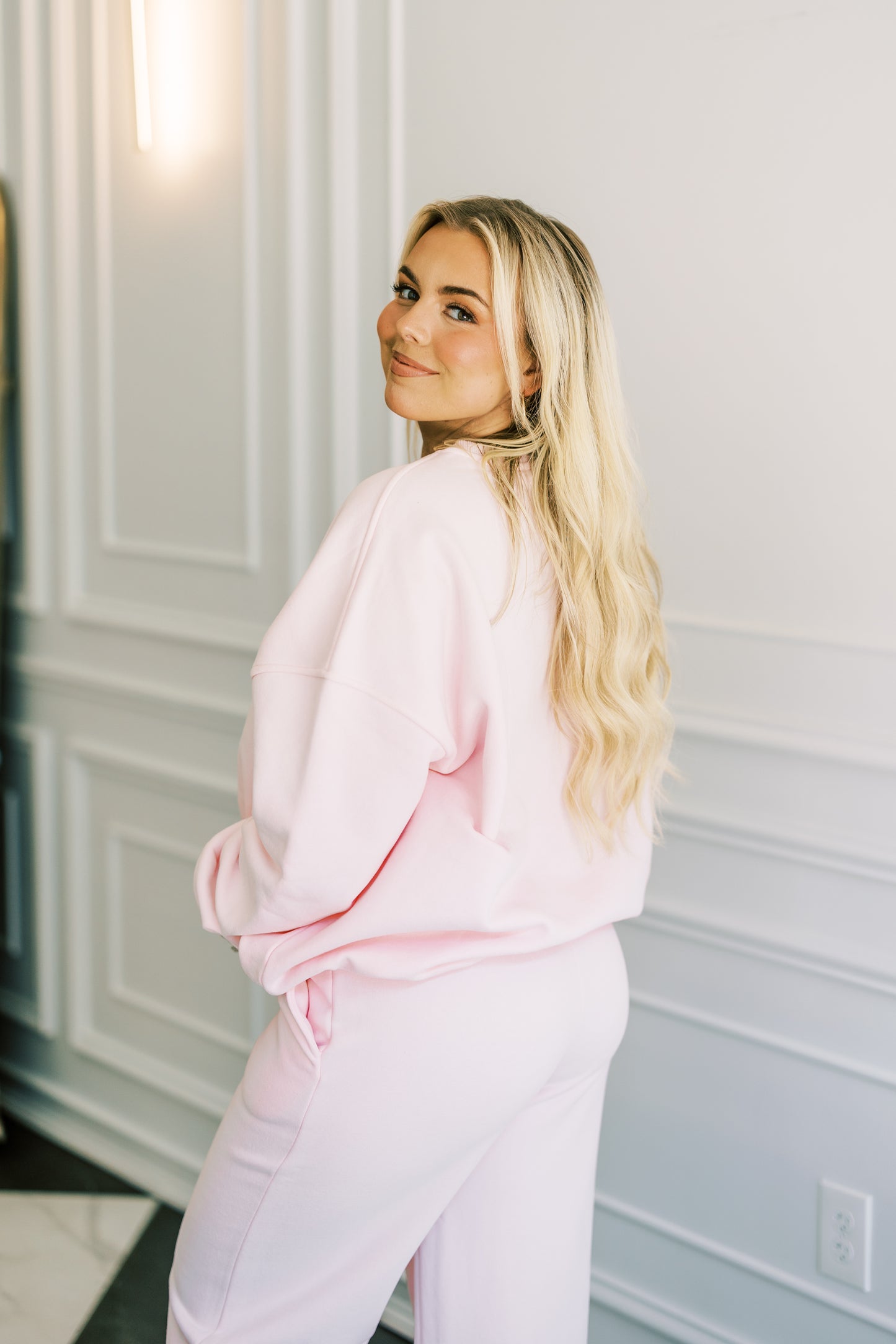 The Caley Sweatshirt in Light Pink