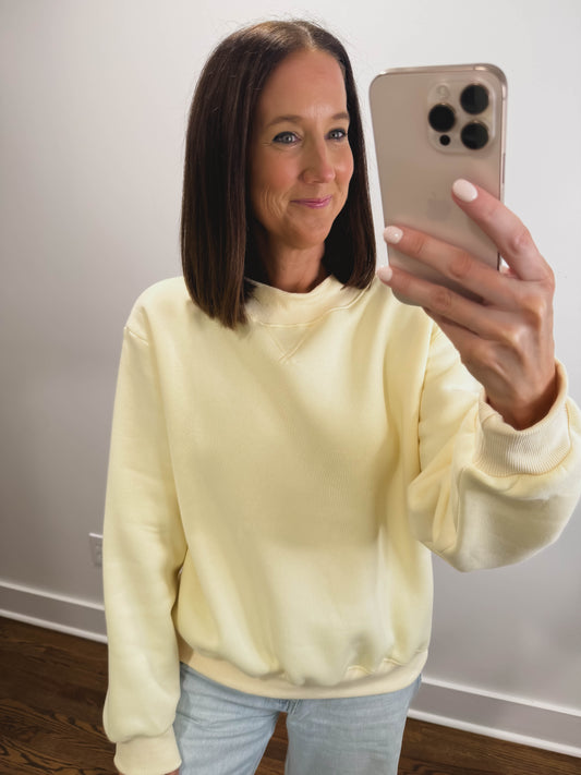 Nelly Mock Neck Pullover in Yellow