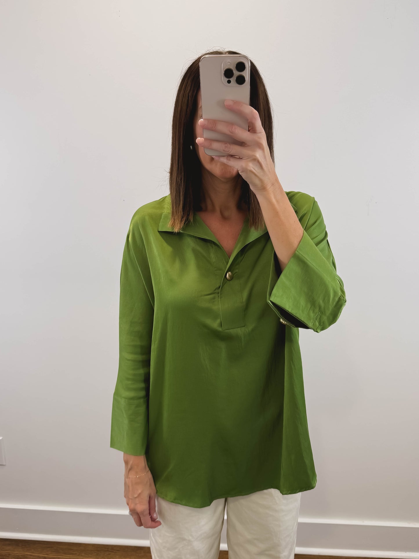 The Candlelight Blouse in Green