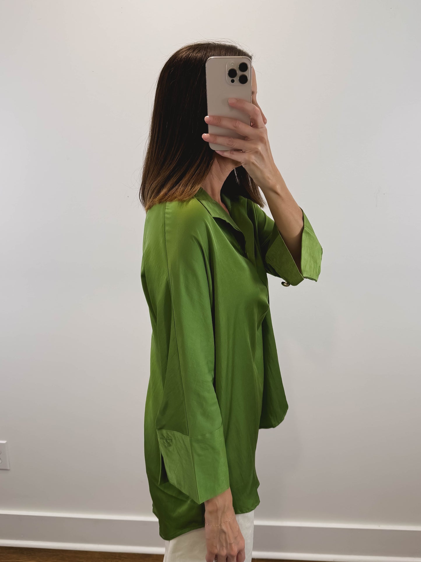 The Candlelight Blouse in Green